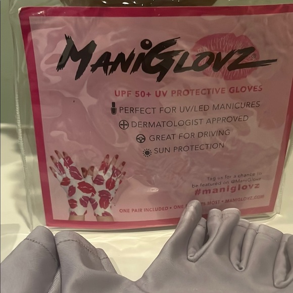 ManiGlovz UV Protective Gloves - Pink - Picture 1 of 3